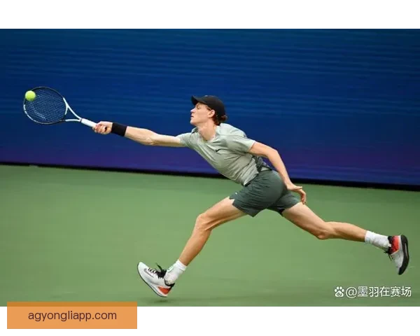 网球四大满贯赛事最新动态解析：明星选手表现亮眼，赛季变数不断