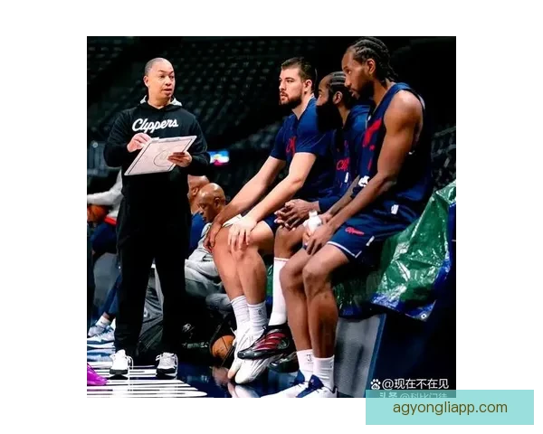 NBA季后赛判罚尺度突变引爆争议 球员教练集体发声质疑联盟执法标准不一